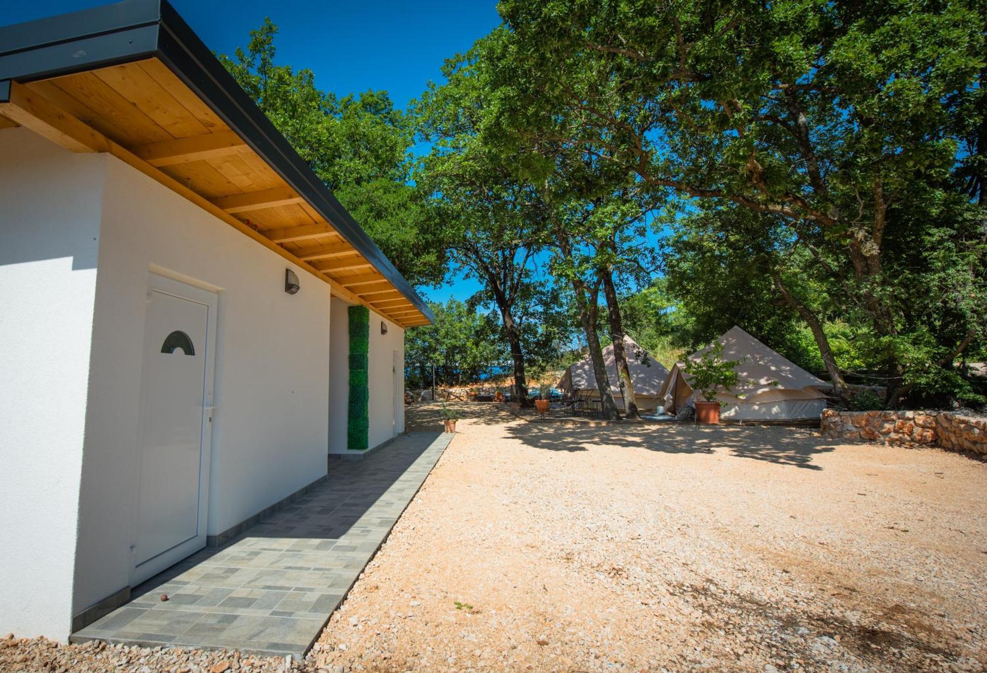 Rock Oak Camping 2 Imotski Exterior photo